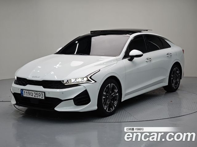 Kia K5 3-го поколения 2.0 Signature - фото 0
