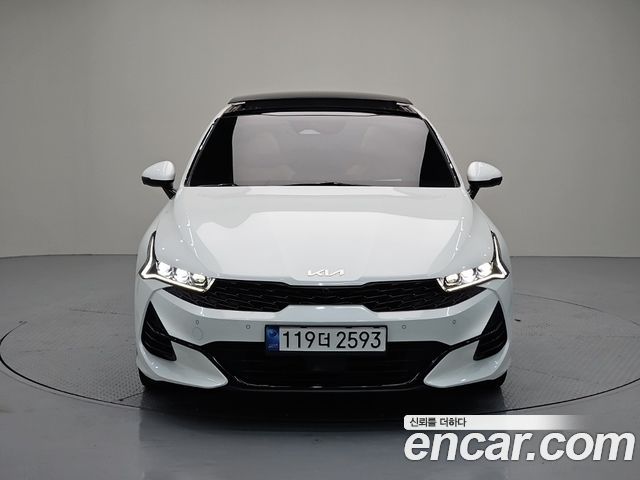 Kia K5 3-го поколения 2.0 Signature - фото 2