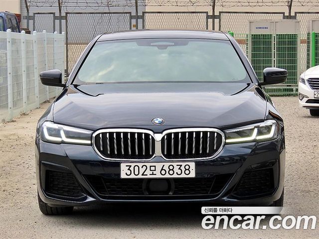 BMW 5-Series G30 520i M Sport - фото 0