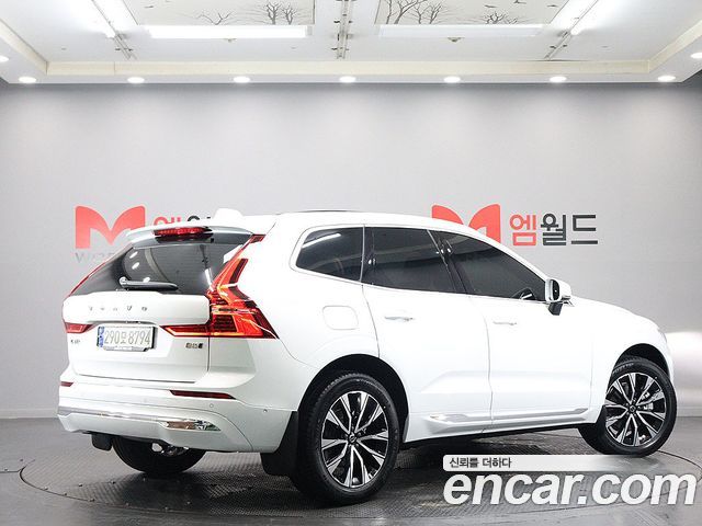 Volvo XC60 2-го поколения B5 Ultimate Bright - фото 1