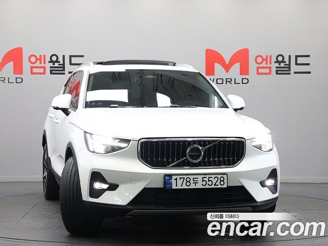 Volvo XC40 B4 Ultimate Bright - фото 2