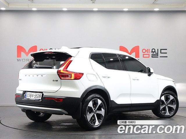 Volvo XC40 B4 Ultimate Bright - фото 3