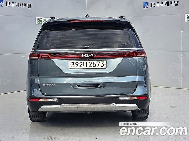 Kia Carnival 4-го поколения 9-Seater Signature - фото 1