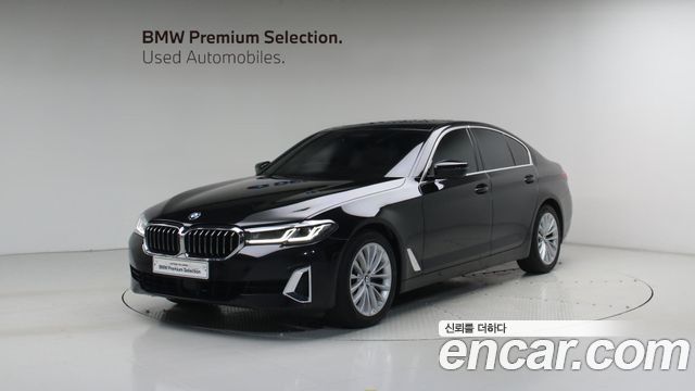 BMW 5-Series G30 520i Luxury - фото 0