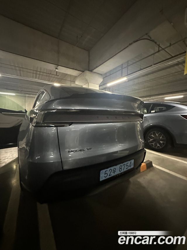 Tesla Model Y L Long Range AWD - фото 3