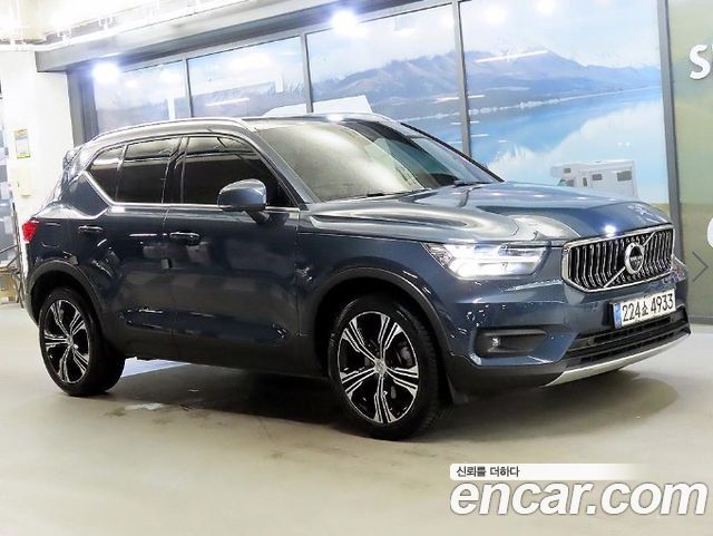 Volvo XC40 B4 Inscription - фото 0