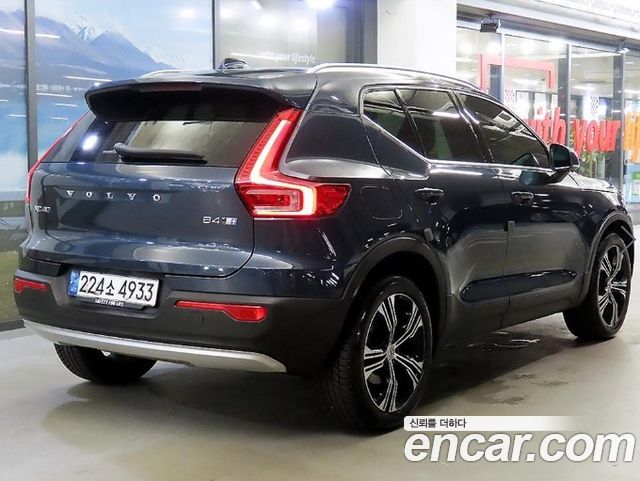 Volvo XC40 B4 Inscription - фото 3