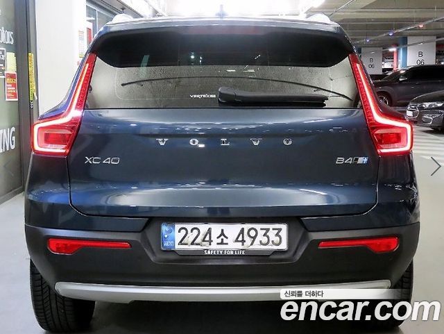 Volvo XC40 B4 Inscription - фото 4