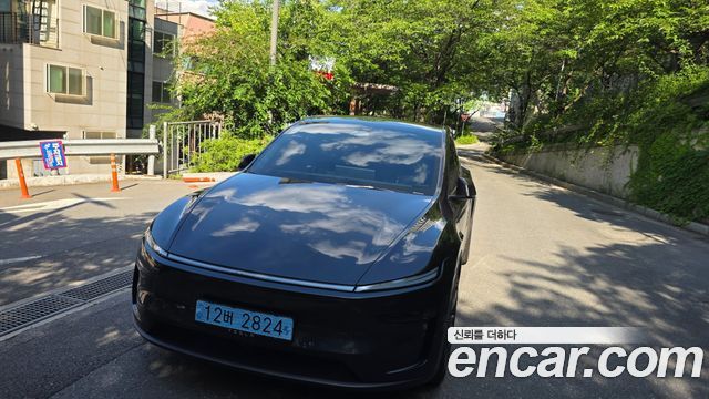 Tesla Model Y Premium Long Range AWD - фото 0