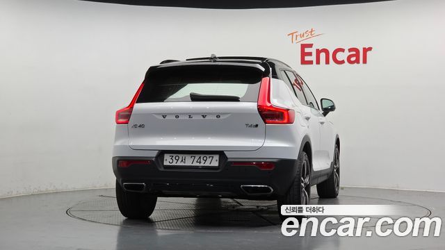 Volvo XC40 T4 R-Design - фото 3