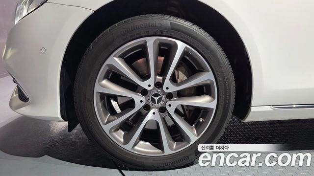 Mercedes-Benz E-Class W213 E300 4MATIC Exclusive - фото 4