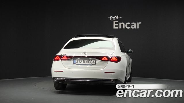 Mercedes-Benz E-Class W214 E200 Avantgarde - фото 3