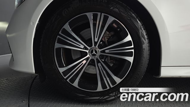 Mercedes-Benz E-Class W214 E200 Avantgarde - фото 4