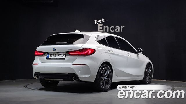 BMW 1-Series F40 118d Sport - фото 1