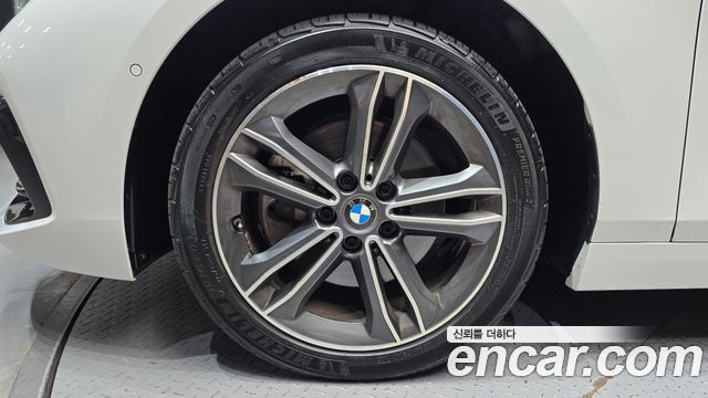 BMW 1-Series F40 118d Sport - фото 4