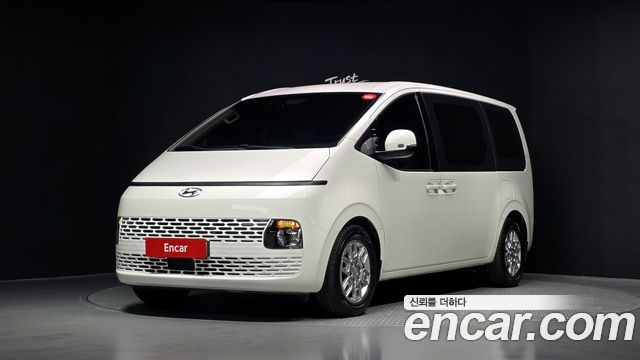 Hyundai Staria 4WD Tourer 9-Seater Modern - фото 0