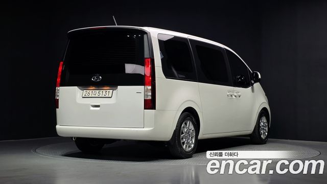 Hyundai Staria 4WD Tourer 9-Seater Modern - фото 1