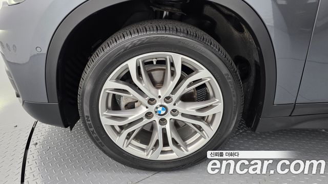 BMW X1 F48 xDrive 18d Joy - фото 4
