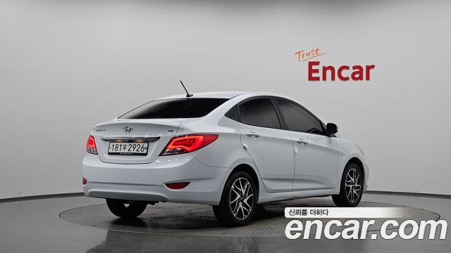 Hyundai Accent 1.4 VVT Premium - фото 0