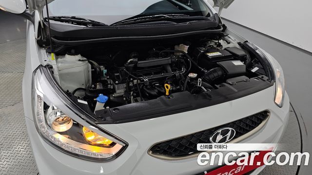 Hyundai Accent 1.4 VVT Premium - фото 4