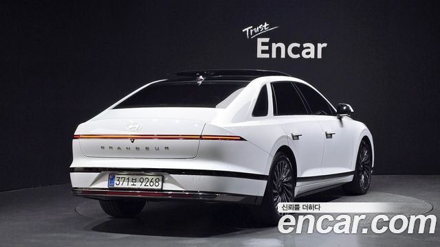 Hyundai Grandeur GN7, гибрид Calligraphy - фото 1