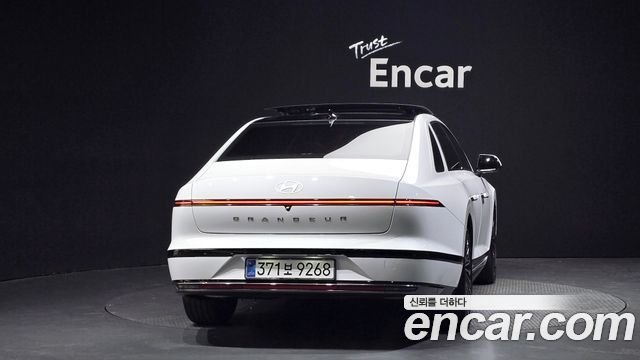 Hyundai Grandeur GN7, гибрид Calligraphy - фото 3