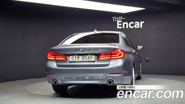 BMW 5-Series G30 520d Luxury Special Edition - фото 3