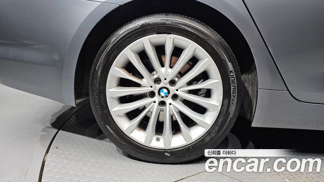 BMW 5-Series G30 520d Luxury Special Edition - фото 4