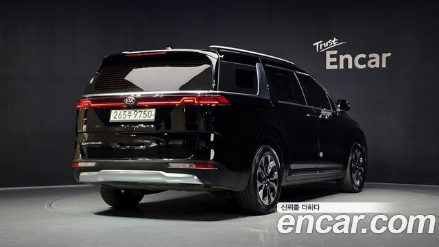 Kia Carnival 4-го поколения 9-Seater Noblesse - фото 1