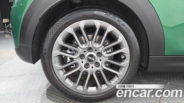 Mini Cooper 4-го поколения Essential - фото 3