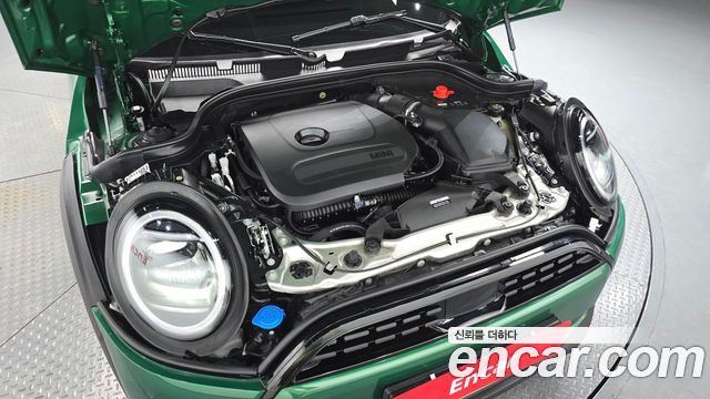 Mini Cooper 4-го поколения Essential - фото 4