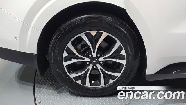 Kia Carnival 4-го поколения 11-Seater Signature - фото 4