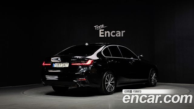 BMW 3-Series G20 320i - фото 1