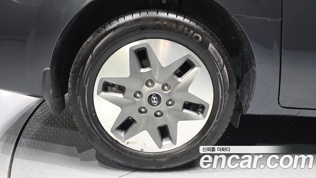 Hyundai Staria Tourer 11-Seater Modern - фото 4