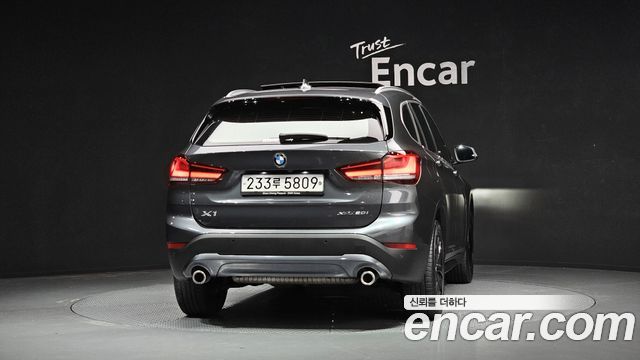 BMW X1 F48 xDrive 20i Advantage - фото 3