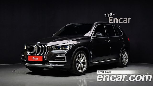 BMW X5 G05 xDrive 45e xLine - фото 0