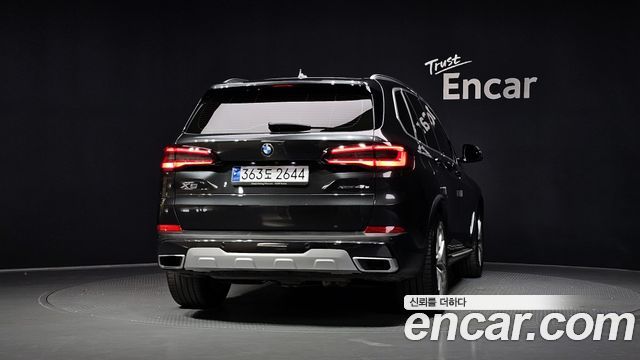 BMW X5 G05 xDrive 45e xLine - фото 3