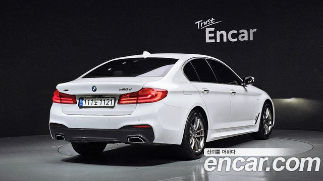 BMW 5-Series G30 520d xDrive M Sport Package - фото 1