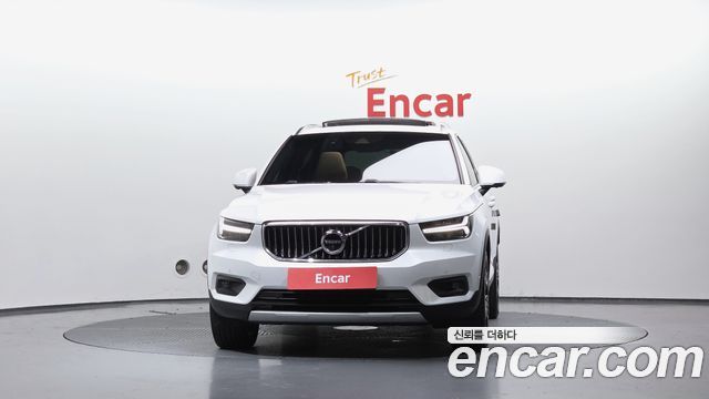 Volvo XC40 T4 Inscription - фото 2