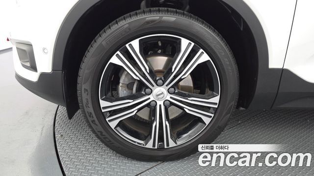 Volvo XC40 T4 Inscription - фото 4