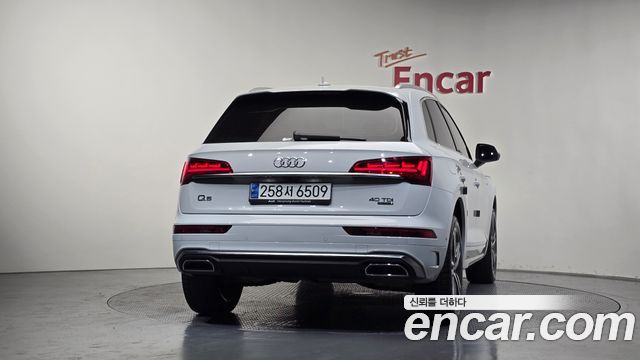 Audi Q5 FY 40 TDI Quattro Premium - фото 2