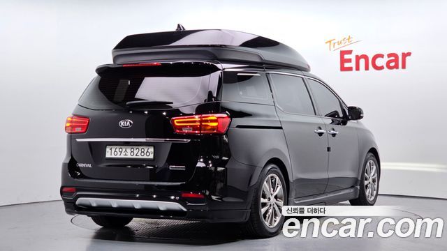Kia Carnival Новый 9-Seater Hi-Limousine Noblesse Special - фото 1