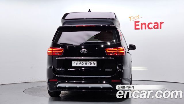 Kia Carnival Новый 9-Seater Hi-Limousine Noblesse Special - фото 3