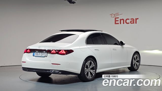 Mercedes-Benz E-Class W214 E200 Avantgarde - фото 1