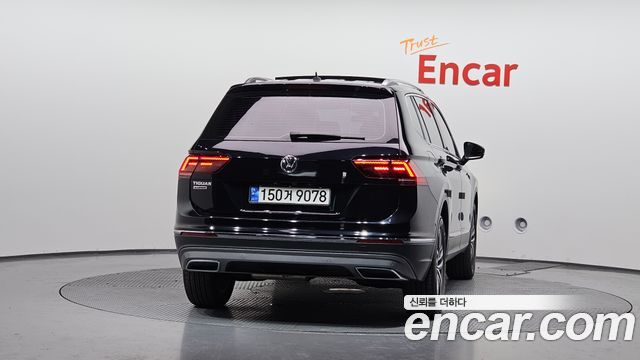 Volkswagen Tiguan 2.0 TDI Prestige - фото 3