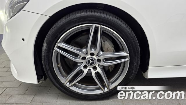 Mercedes-Benz E-Class W213 E220d Coupe - фото 4
