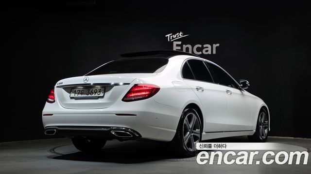 Mercedes-Benz E-Class W213 E300 Avantgarde - фото 1
