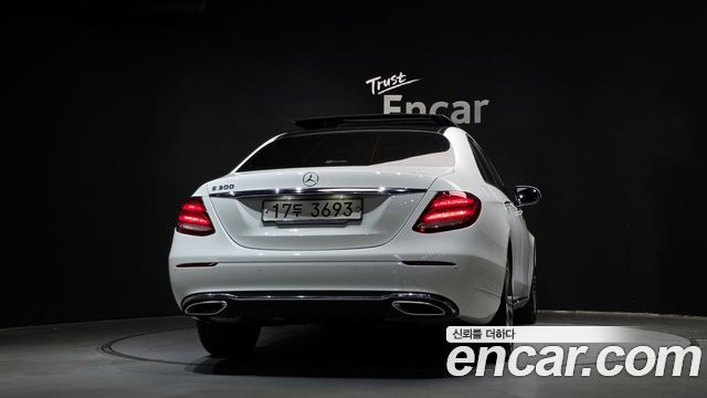 Mercedes-Benz E-Class W213 E300 Avantgarde - фото 3