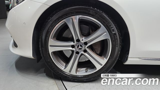 Mercedes-Benz E-Class W213 E300 Avantgarde - фото 4