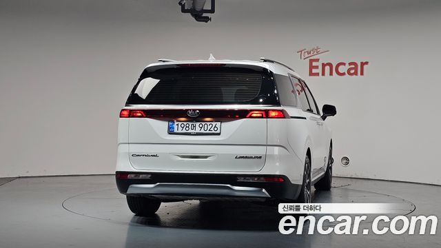 Kia Carnival 4-го поколения 7-Seater Signature - фото 3